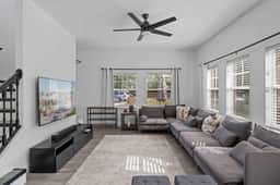 4BD Bella Vida Beautiful Home Near Parks (BV 4530)