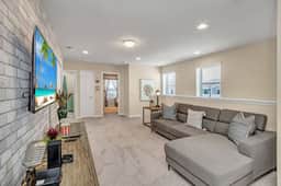 5BD Windsor Westside Near Parks (WW 2400)