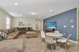 6BD Windsor Westside Villa Near Parks-WW 2467
