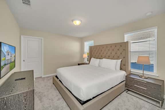 8BD Windsor Island Private Pool (WI 2300) - Image 1