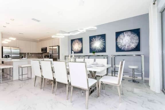 10BD Bella Vida Beautiful Home Near Parks (BV 303)