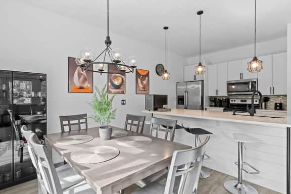 4BD Bella Vida Beautiful Home Near Parks (BV 4530)