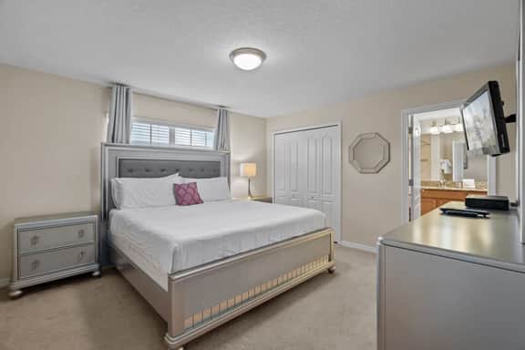 4BD Paradise Palms Near Parks (PP 8961)