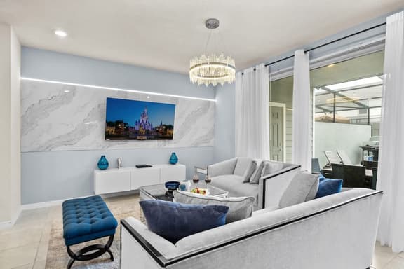 5BD Windsor Island Resort Disney Themed  (WI 3858)